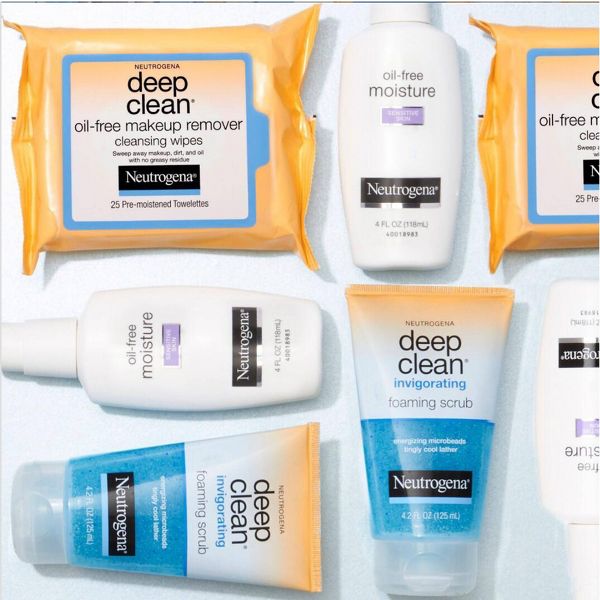 Neutrogena Deep Clean Invigorating Foaming Facial Scrub with Glycerin - 4.2 fl oz
